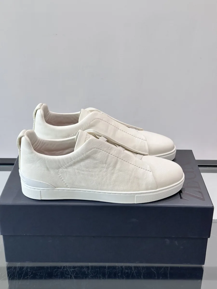 Low-Top Suede Sneaker - White, photo 2