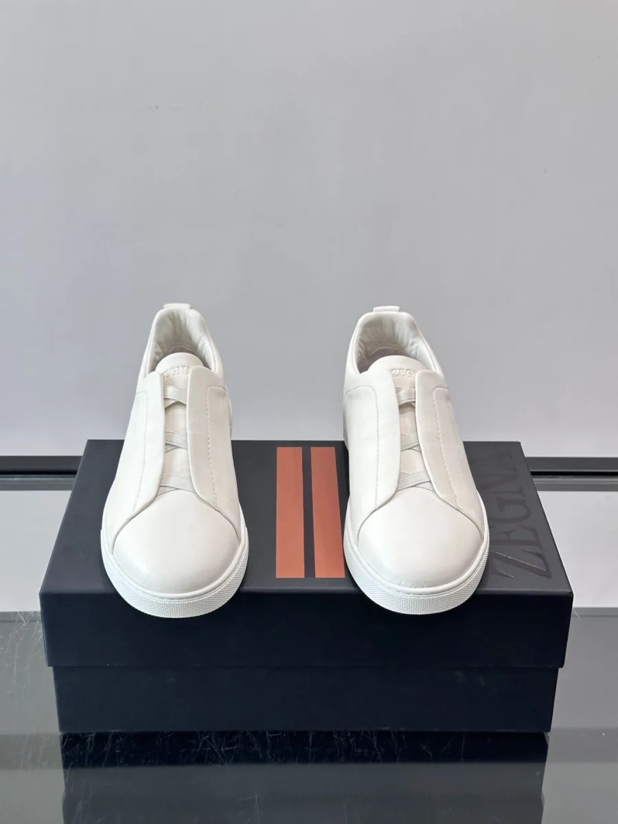 Low-Top Suede Sneaker - White, photo 3