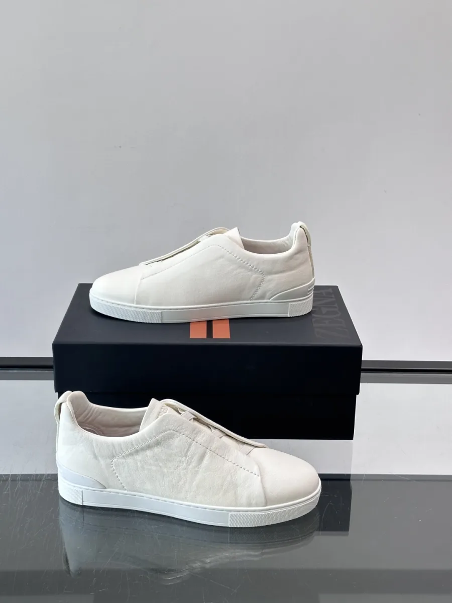 Low-Top Suede Sneaker - White, photo 5