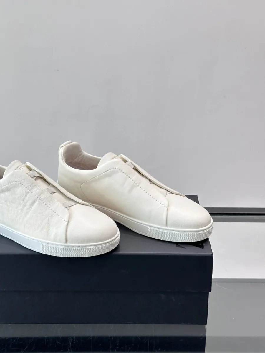 Low-Top Suede Sneaker - White, photo 8