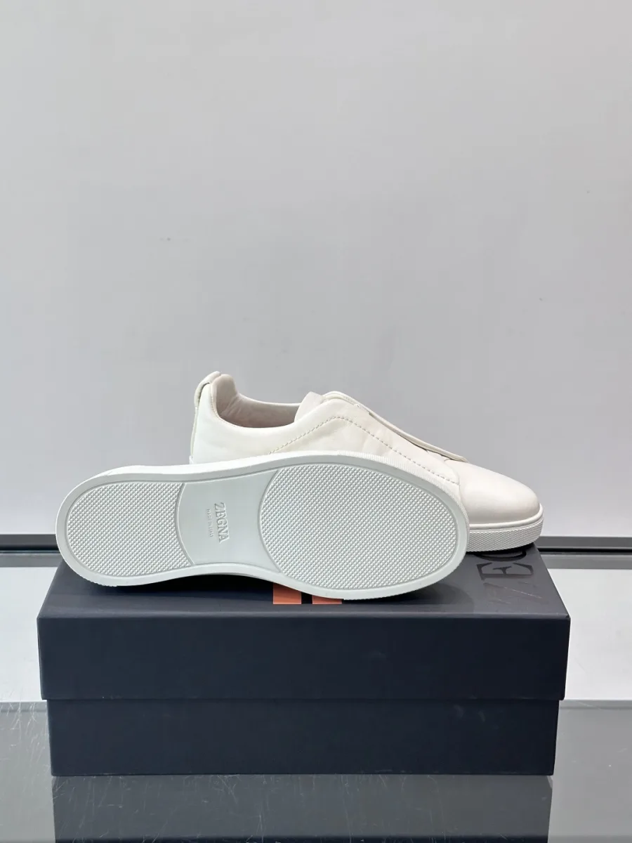 Low-Top Suede Sneaker - White, photo 10
